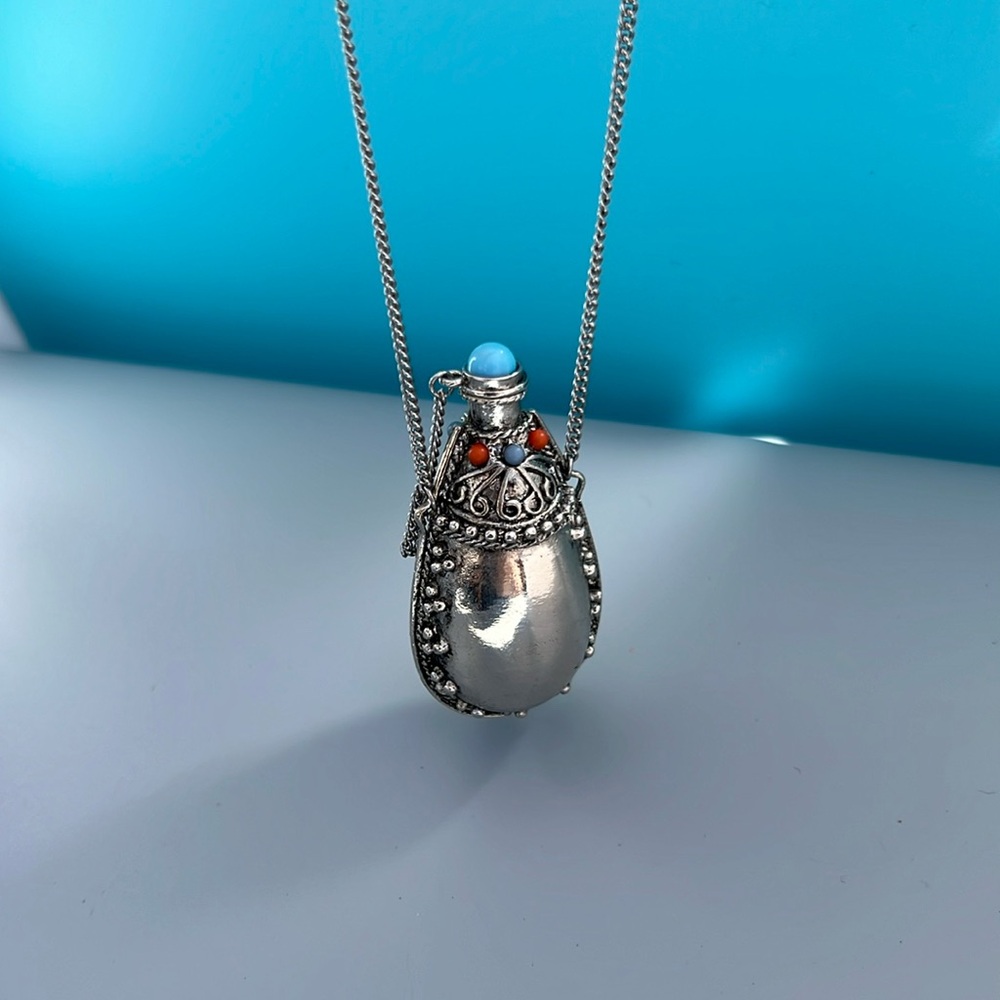 Vintage Silver Tone Spice Perfume Flask Necklace